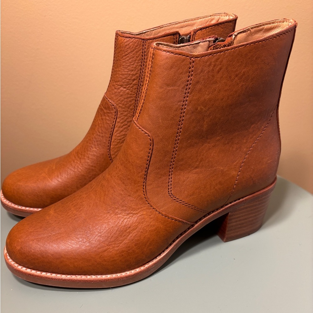 Roots Brown Leather Boots NEW Size 7.5